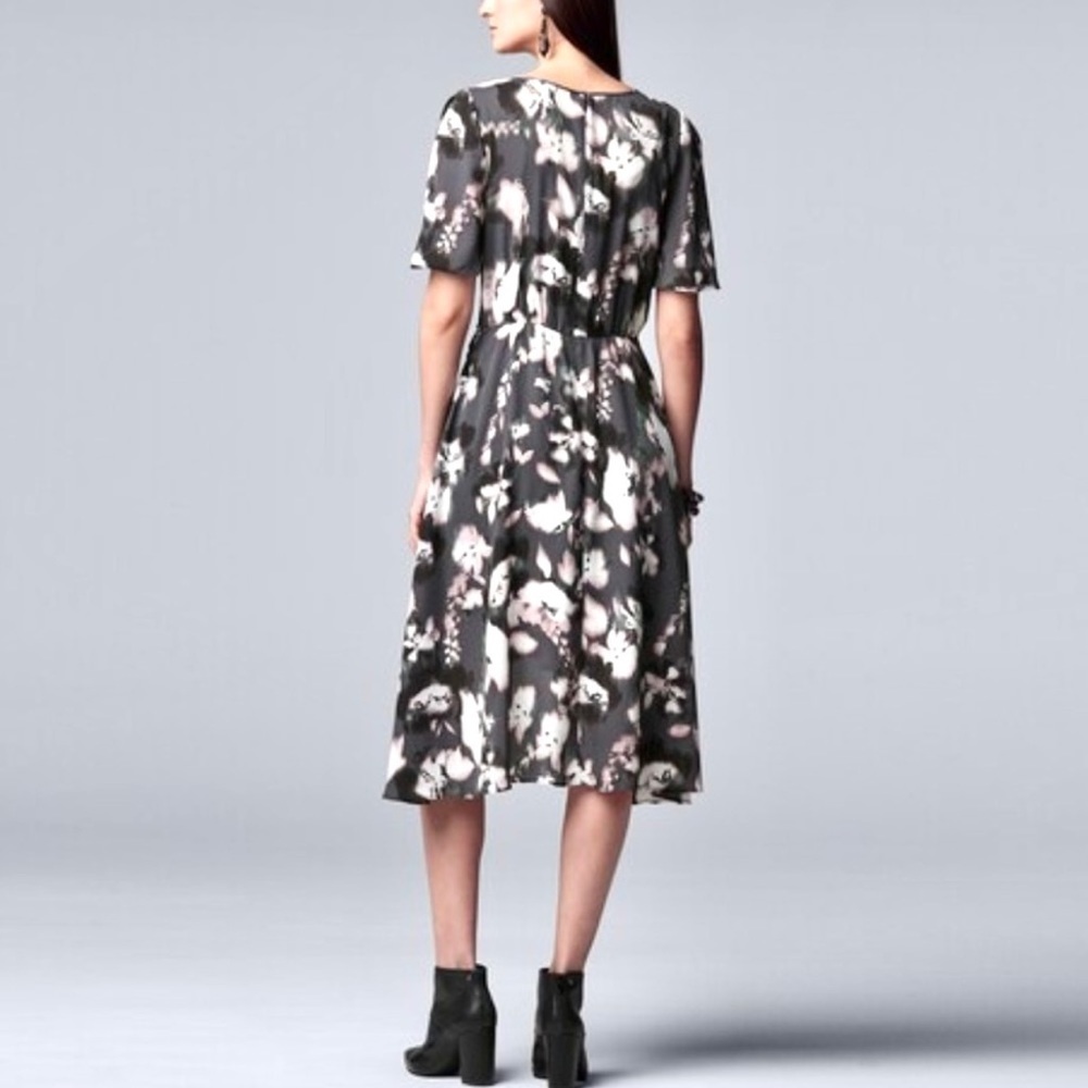 VERA WANG Chiffon pleasant Midi Dress Size L Twist front Asymmetrical Hem Floral - Picture 6 of 10